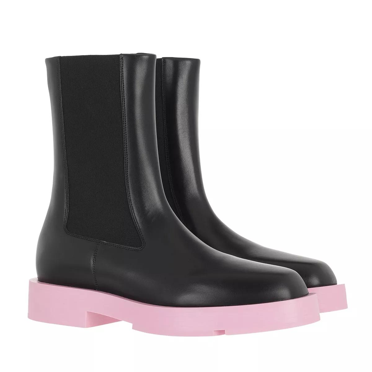 Givenchy Boots & laarzen - Ankle Boots in roze