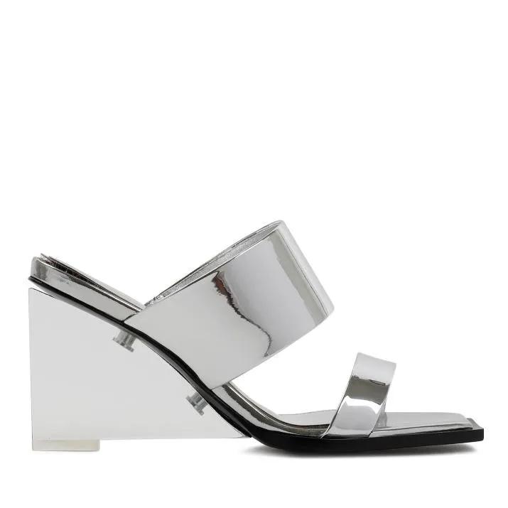 Alexander McQueen Sandalen - Silver Calf Leather Sandals in zilver