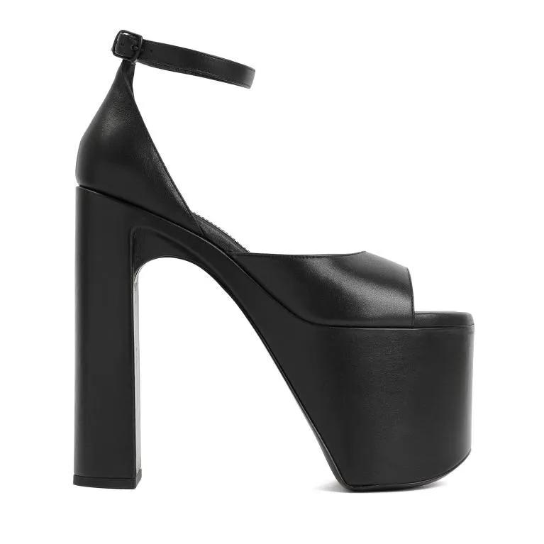 Balenciaga Sandalen - Camden Black Platform Sandals in zwart