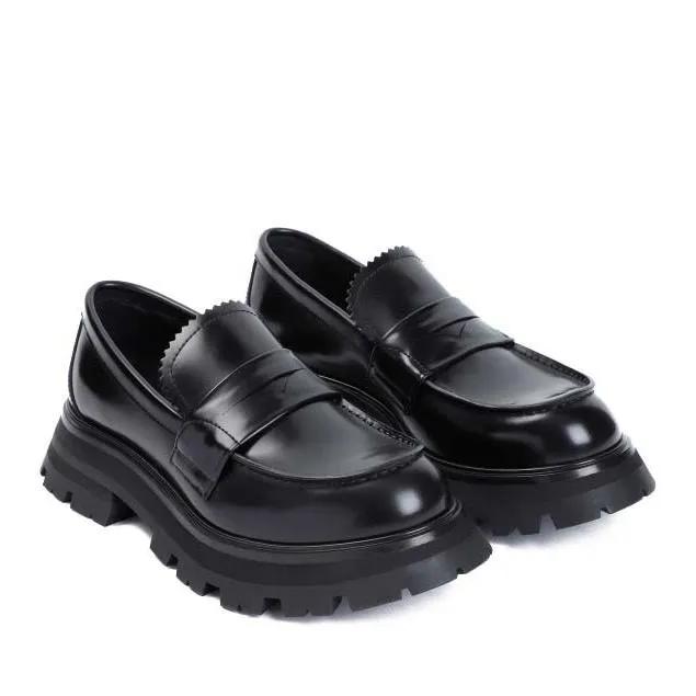 Alexander McQueen Loafers & ballerina schoenen - Black Brushed Calf Leather Loafers in zwart