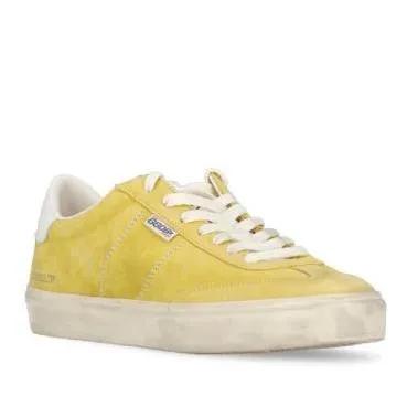 Golden Goose Sneakers - Yellow Suede Leather Sneakers in geel