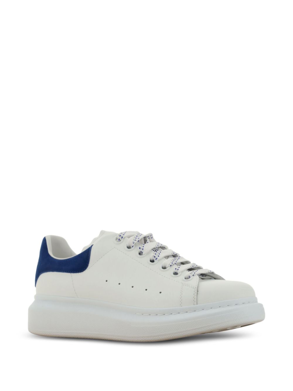 Alexander McQueen Witte sneakers met chunky blauw lipje