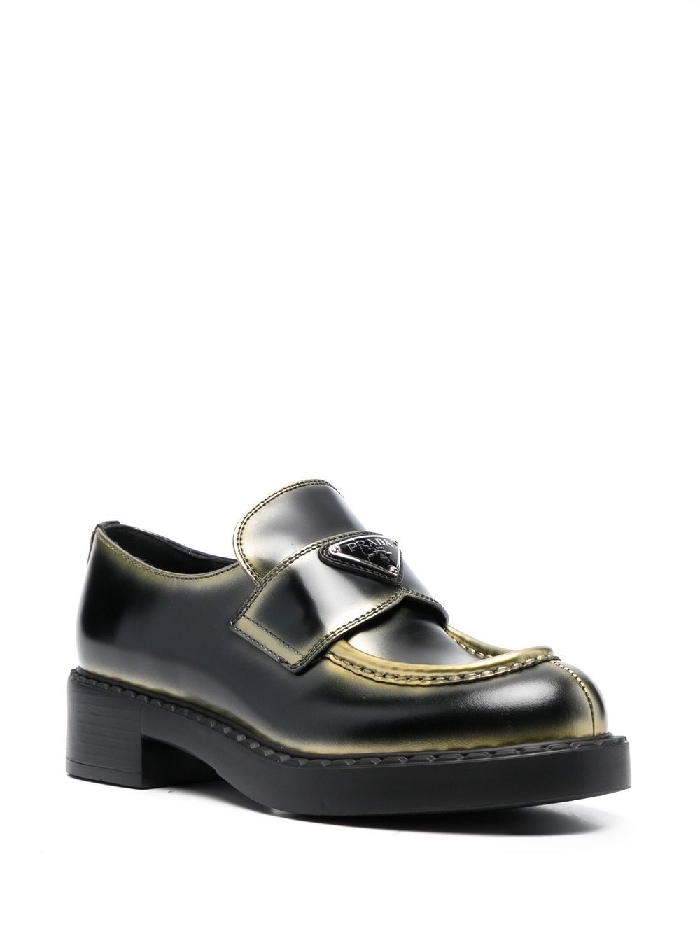 Prada Loafers met logoplakkaat - Zwart