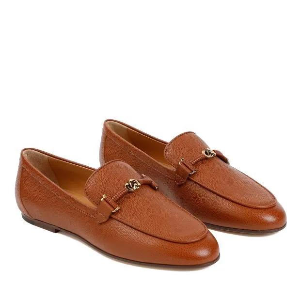 Tod's Loafers & ballerina schoenen - Brandy Brown Grained Leather Loafers in bruin