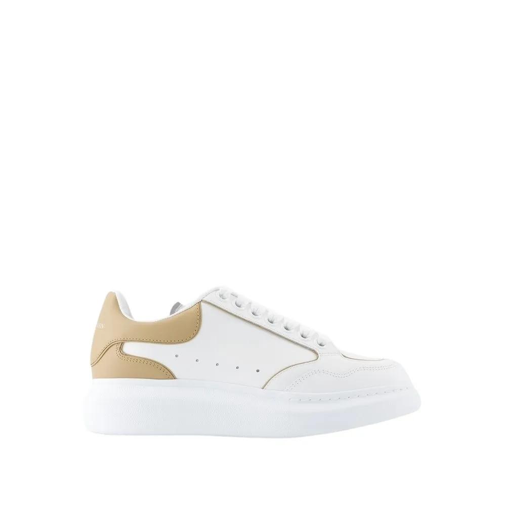 Alexander McQueen Low-Top Sneakers - Oversized Sneakers - Leather - White/Camel in wit