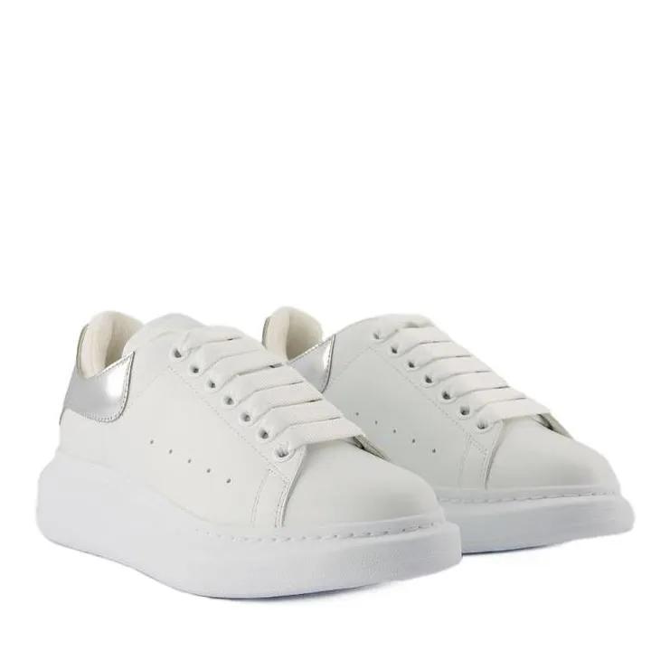 Alexander McQueen Low-Top Sneakers - Oversized Sneakers - Leather - White/Silver in wit