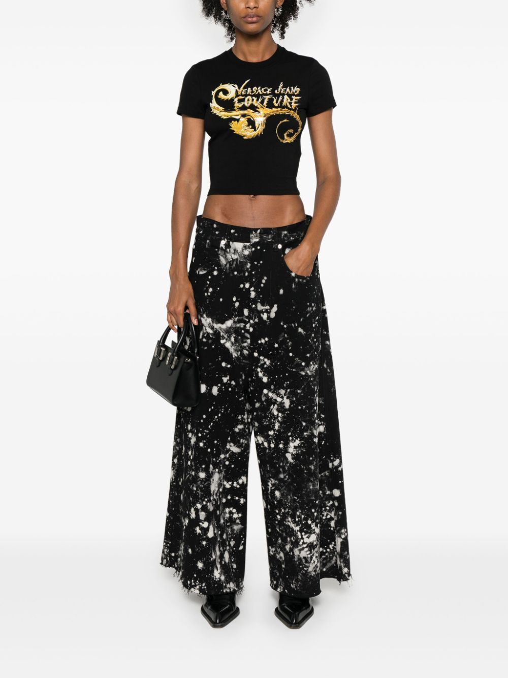 Versace Jeans Couture Chromo Couture cropped T-shirt - Zwart