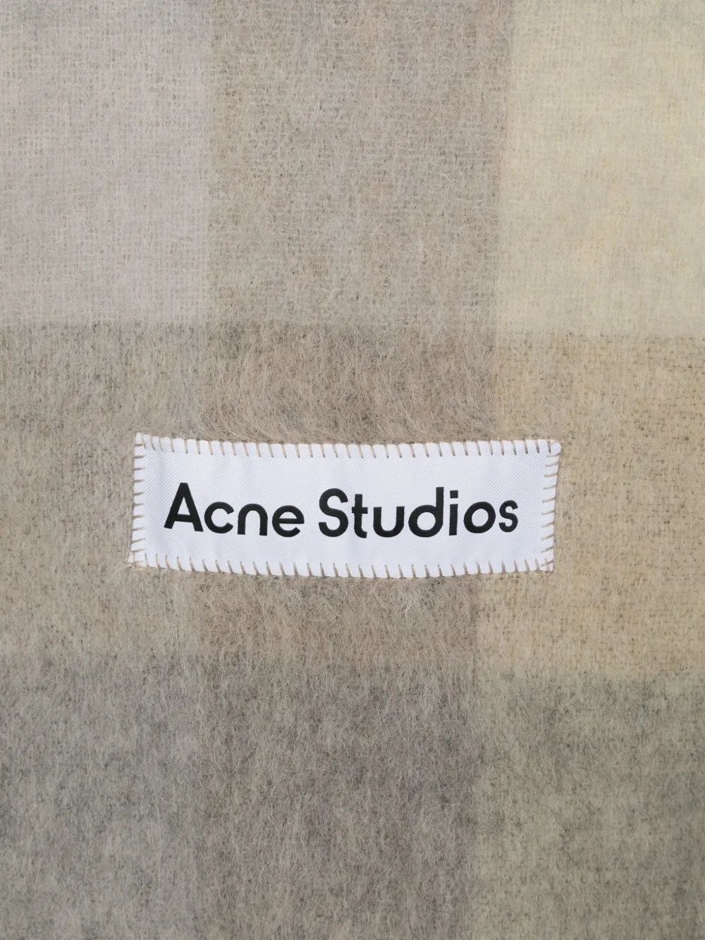 Acne Studios Sjaal met logopatch - Beige