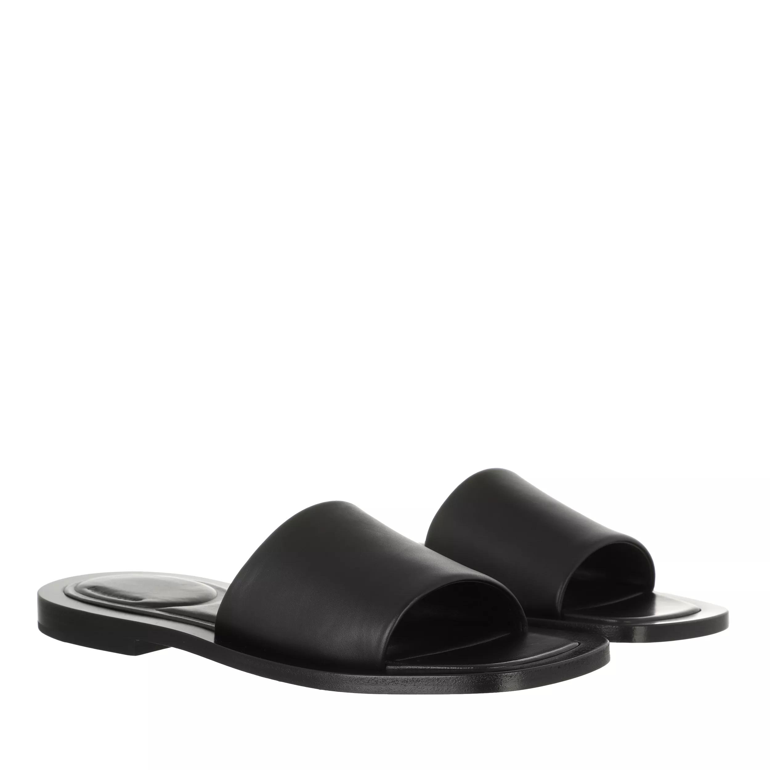 Balenciaga Slippers & Mules - Void Flat Sandals in zwart