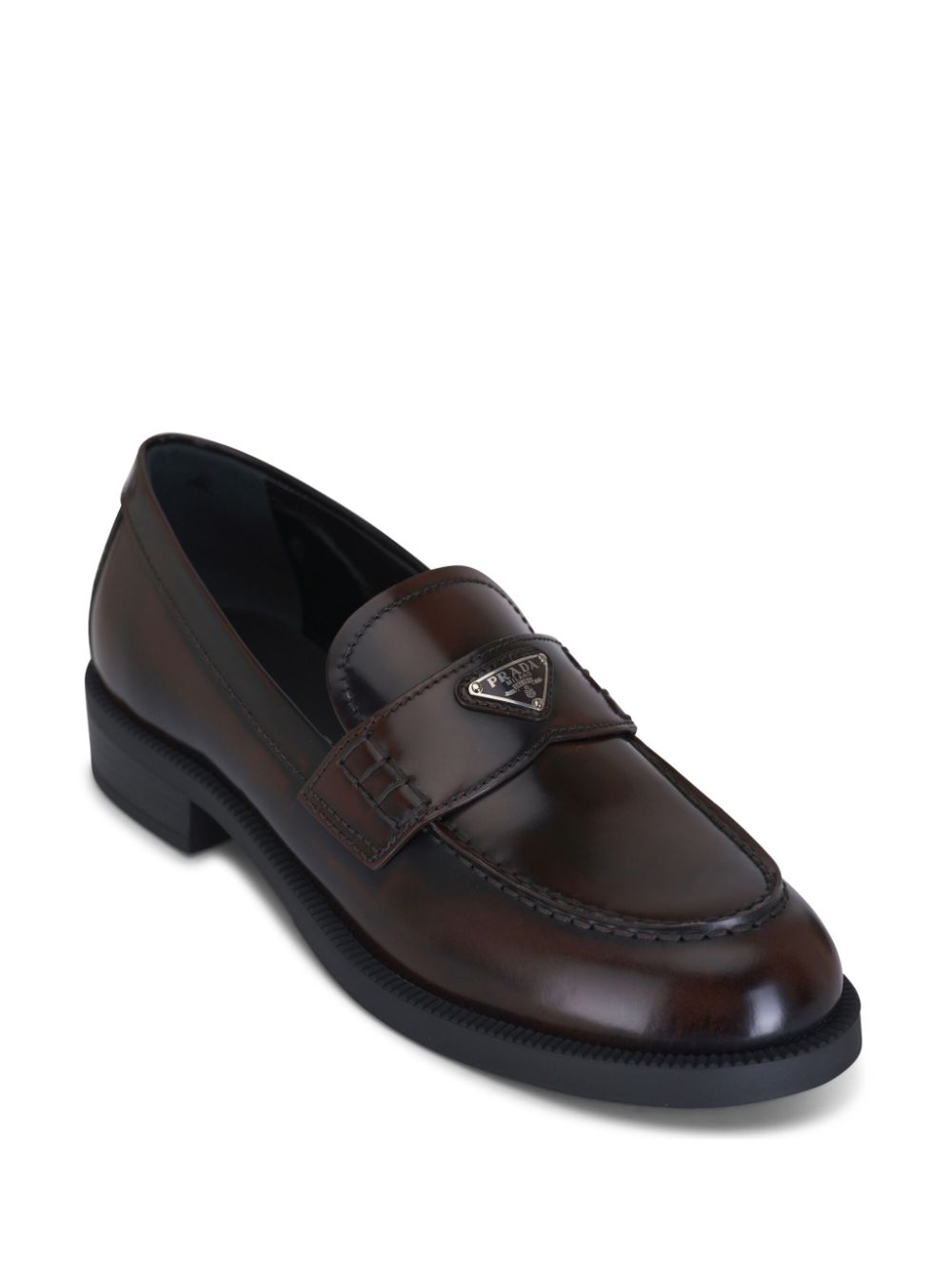 Prada Loafers met logo - Bruin